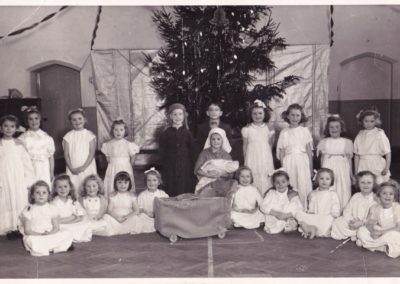 Samuel Whites Date Unknown with Viv Kingscott - Olive Driver - C Maggs - A Fitzwalter - l Rodick - S Hazel